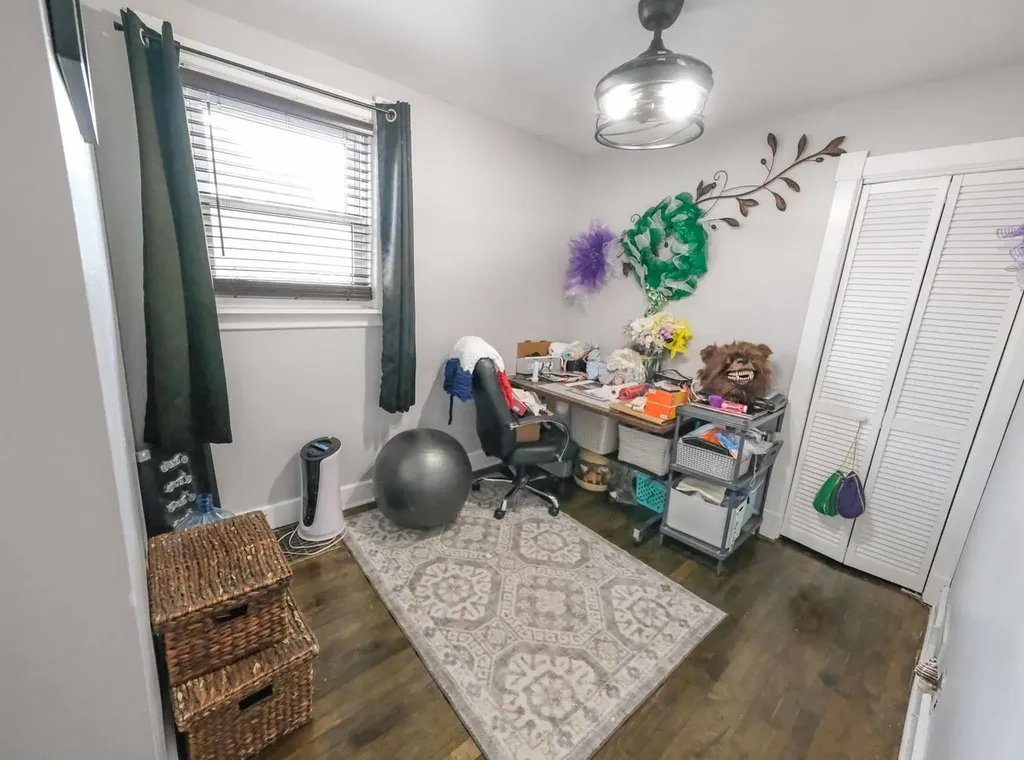 10906 South Troy Street Chicago IL 60655