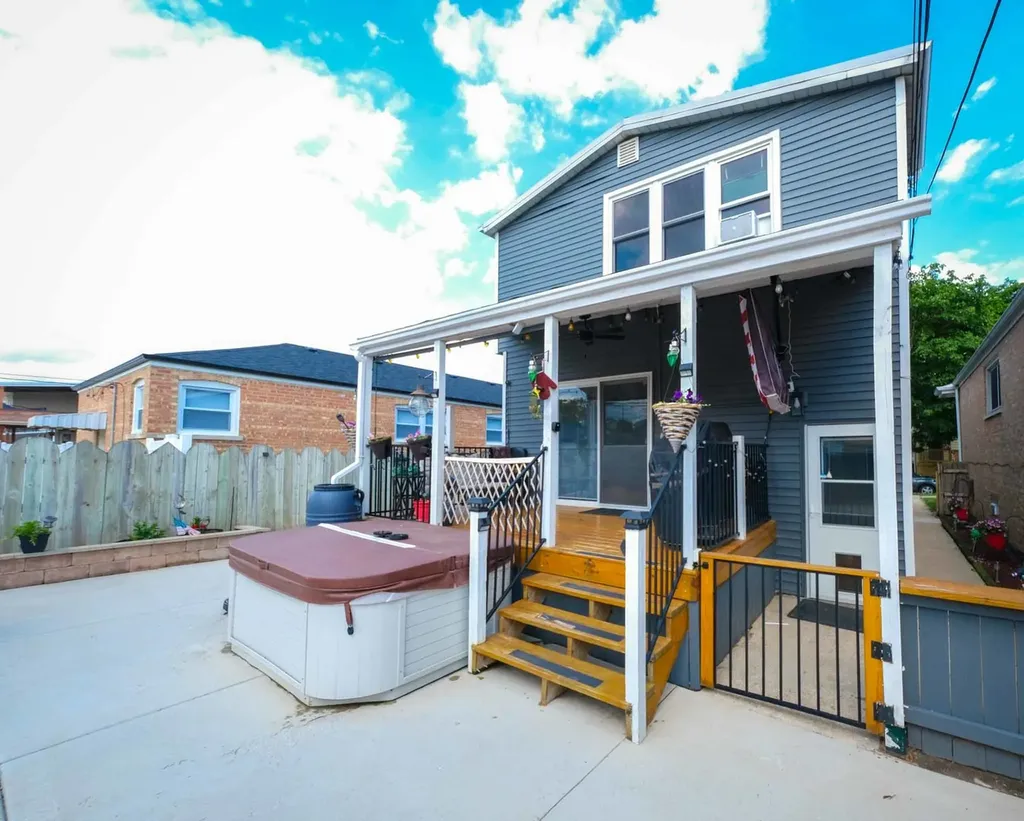 10906 South Troy Street Chicago IL 60655
