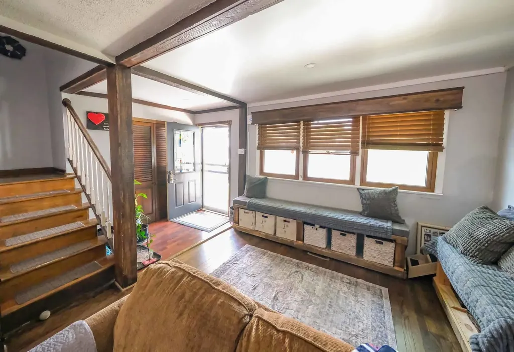 10906 South Troy Street Chicago IL 60655