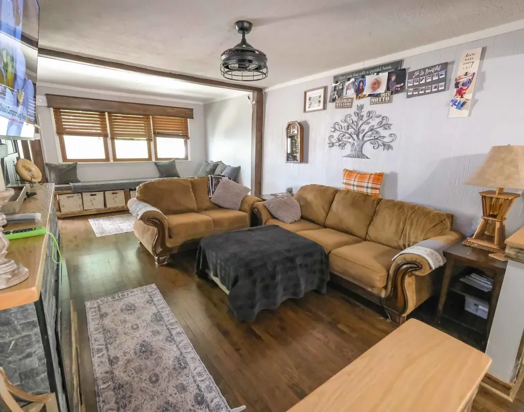 10906 South Troy Street Chicago IL 60655