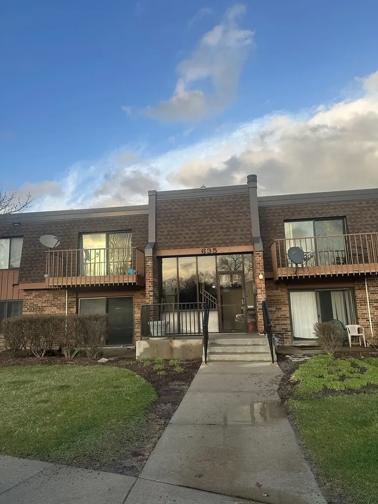 635 Limerick Lane Schaumburg IL 60193
