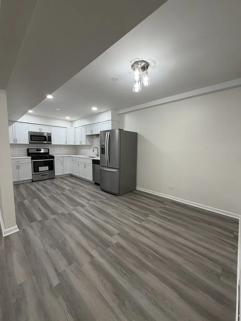 635 Limerick Lane Schaumburg IL 60193