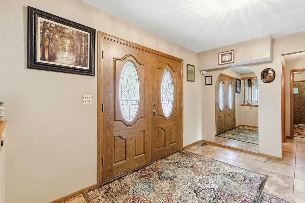 1735 Larson Lane Roselle IL 60172