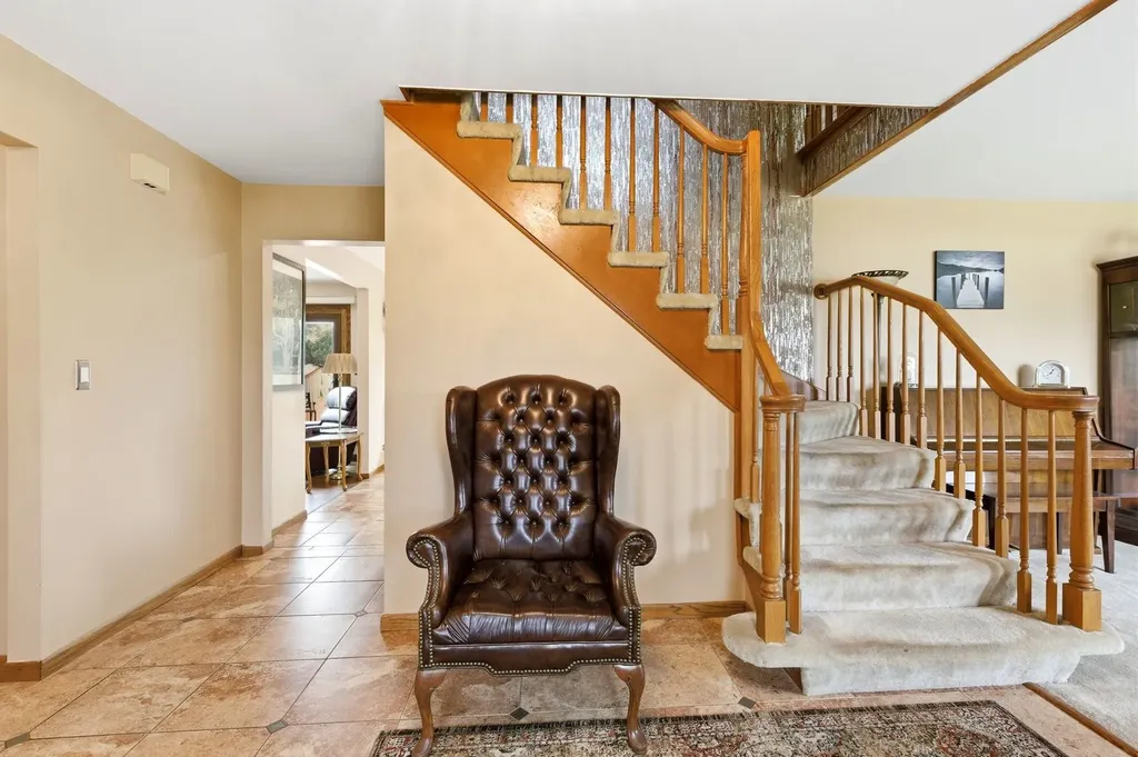 1735 Larson Lane Roselle IL 60172
