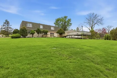 1735 Larson Lane Roselle IL 60172