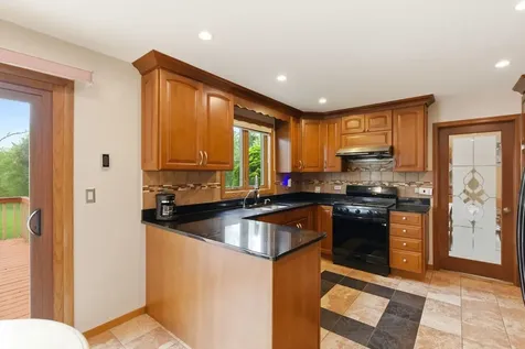 1735 Larson Lane Roselle IL 60172