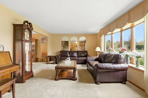 1735 Larson Lane Roselle IL 60172