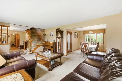 1735 Larson Lane Roselle IL 60172