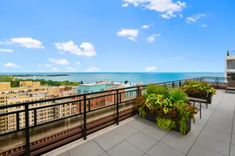 421 West Melrose Street Chicago IL 60657