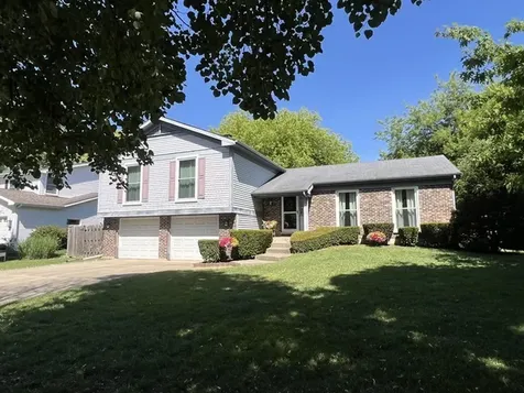 821 Blue Mound Drive Crystal Lake IL 60014