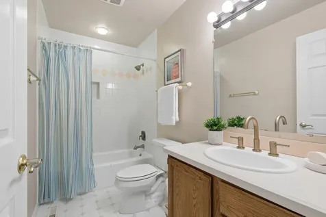 821 Blue Mound Drive Crystal Lake IL 60014