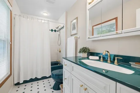 821 Blue Mound Drive Crystal Lake IL 60014