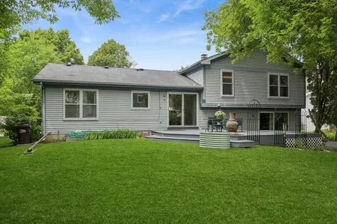 821 Blue Mound Drive Crystal Lake IL 60014