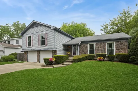 821 Blue Mound Drive Crystal Lake IL 60014