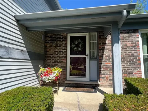 821 Blue Mound Drive Crystal Lake IL 60014