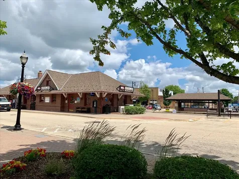 821 Blue Mound Drive Crystal Lake IL 60014