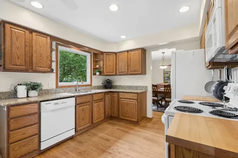 821 Blue Mound Drive Crystal Lake IL 60014
