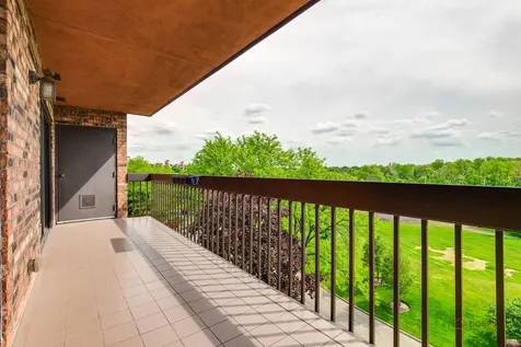 1721 Mission Hills Road Northbrook IL 60062