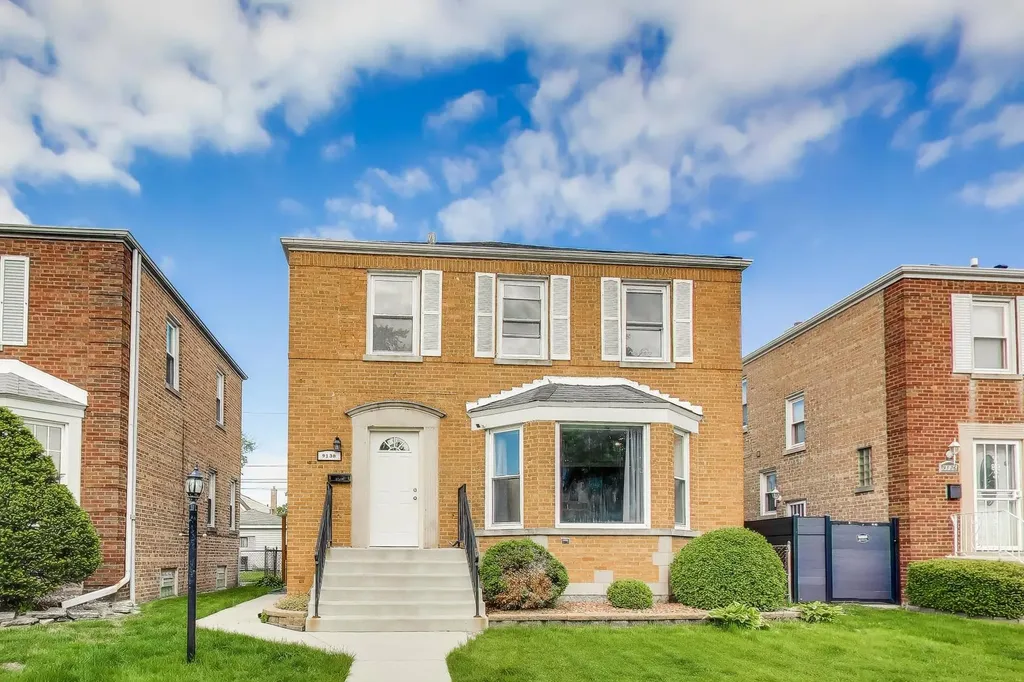 9138 South Carpenter Street Chicago IL 60620