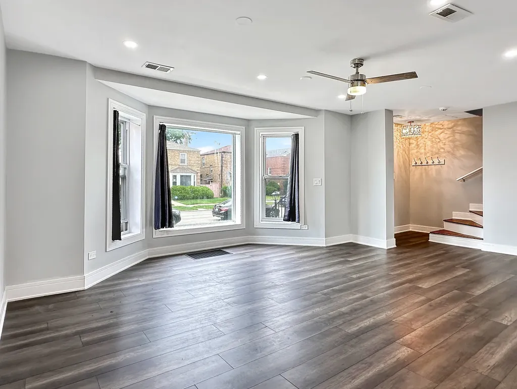 9138 South Carpenter Street Chicago IL 60620