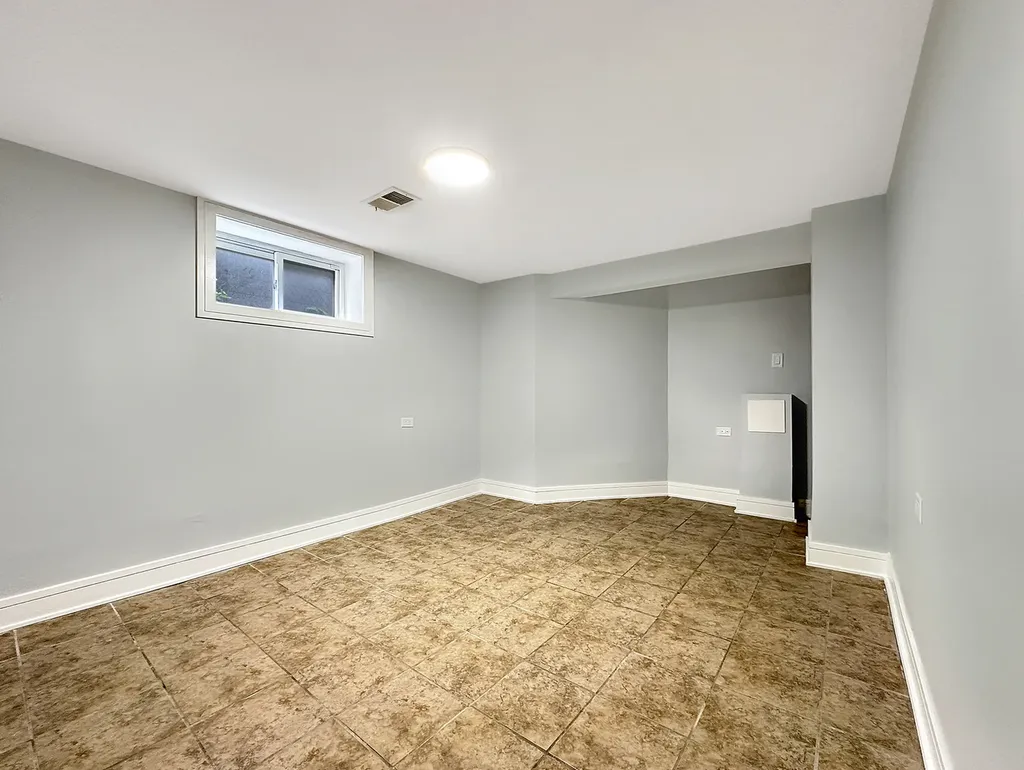 9138 South Carpenter Street Chicago IL 60620