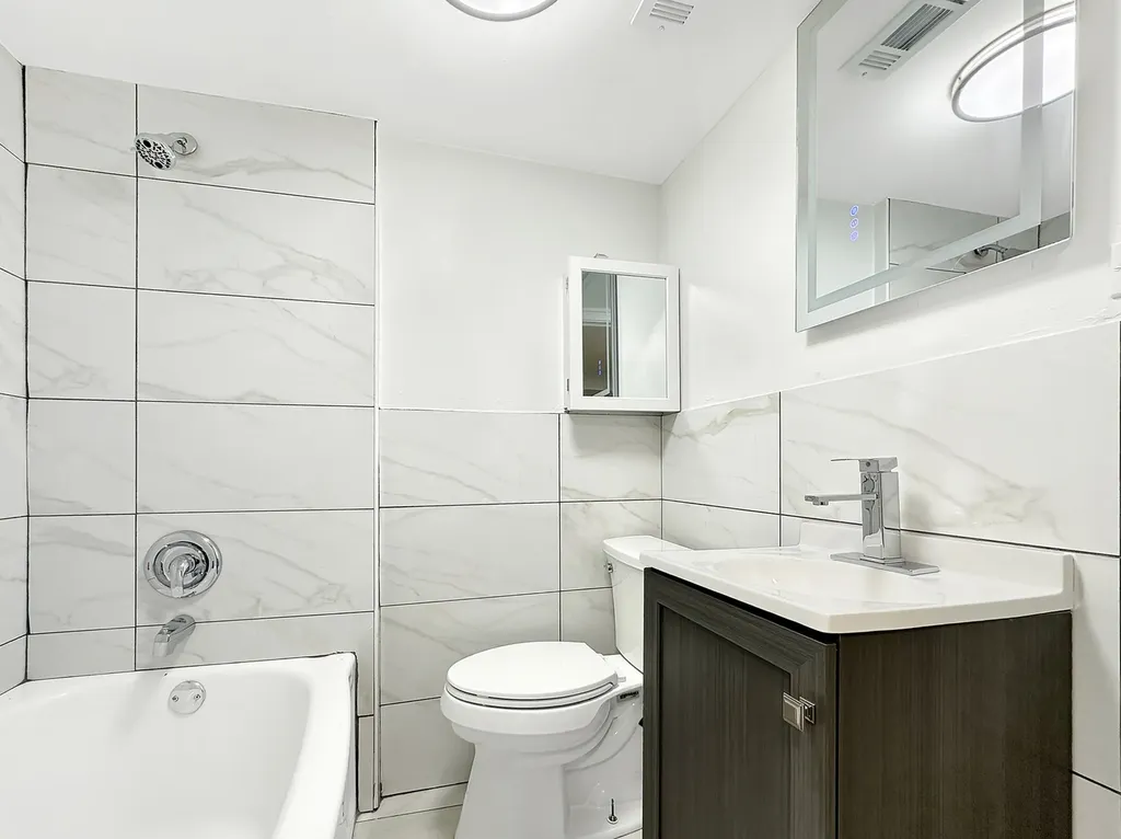 9138 South Carpenter Street Chicago IL 60620