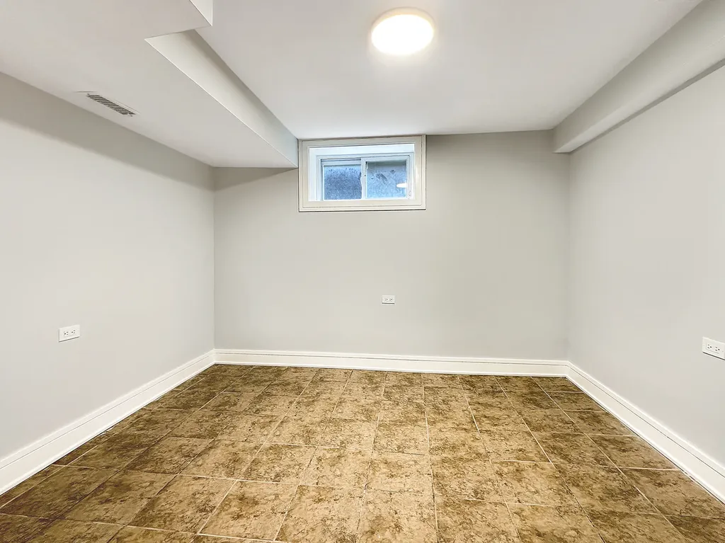 9138 South Carpenter Street Chicago IL 60620