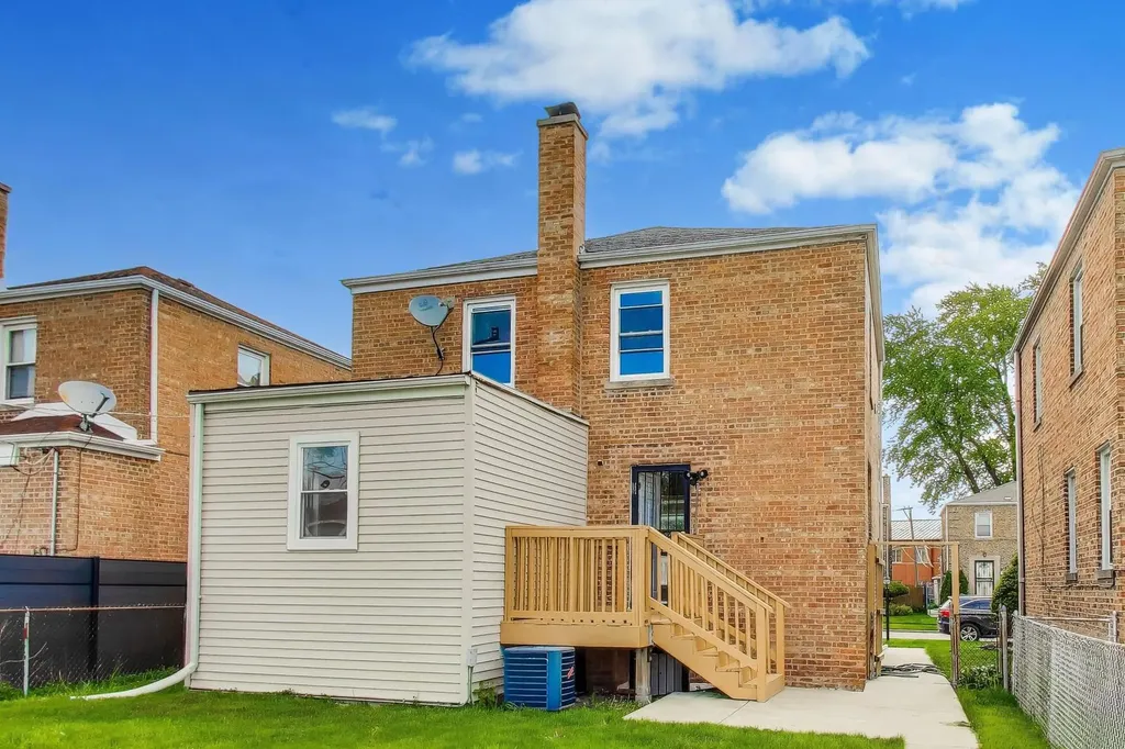 9138 South Carpenter Street Chicago IL 60620