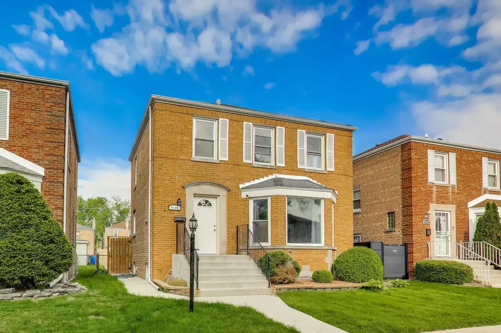 9138 South Carpenter Street Chicago IL 60620