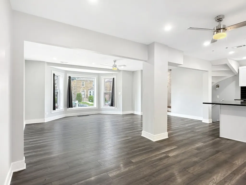 9138 South Carpenter Street Chicago IL 60620