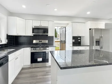 9138 South Carpenter Street Chicago IL 60620