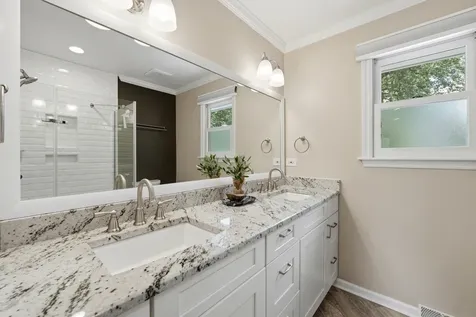 117 Lloyd Street Cary IL 60013