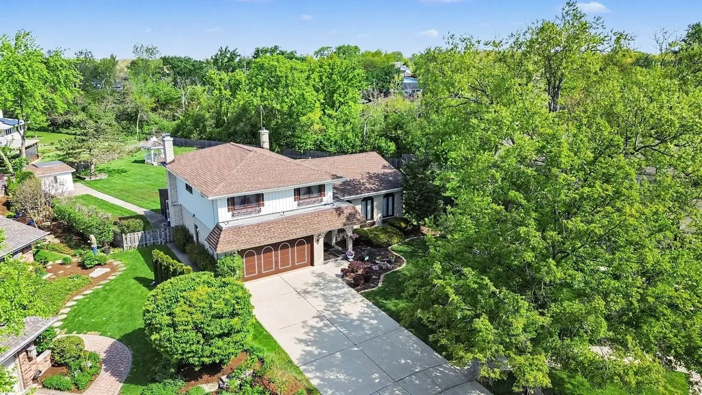 421 East Barclay Court Elmhurst IL 60126