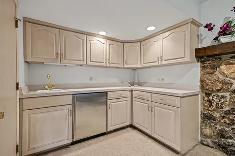 421 East Barclay Court Elmhurst IL 60126