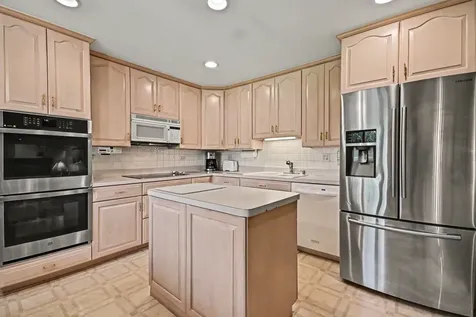 421 East Barclay Court Elmhurst IL 60126