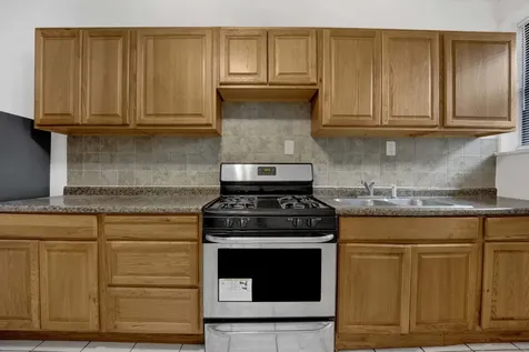 1237.5 West Greenleaf Avenue Chicago IL 60626