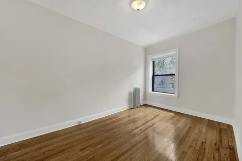 1237.5 West Greenleaf Avenue Chicago IL 60626