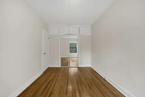 1237.5 West Greenleaf Avenue Chicago IL 60626