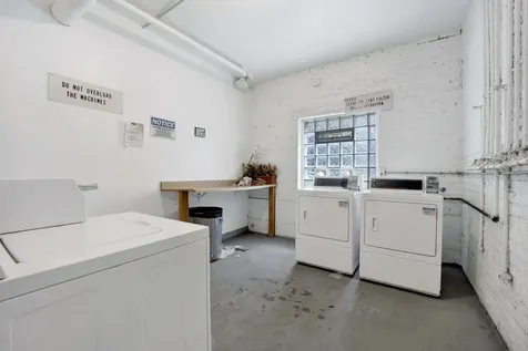 1237.5 West Greenleaf Avenue Chicago IL 60626