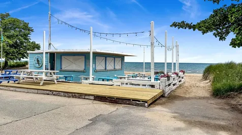 1237.5 West Greenleaf Avenue Chicago IL 60626
