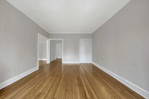 1237.5 West Greenleaf Avenue Chicago IL 60626