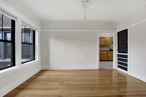 1237.5 West Greenleaf Avenue Chicago IL 60626