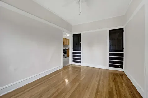 1237.5 West Greenleaf Avenue Chicago IL 60626