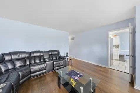 9013 South 49th Court Oak Lawn IL 60453