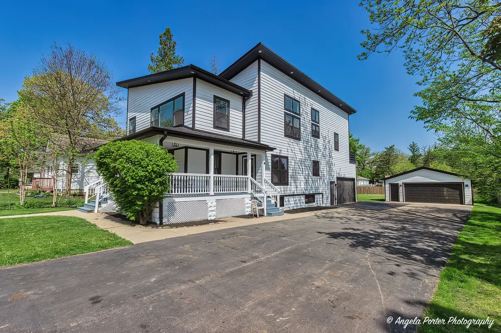 62 Pine Street Grayslake IL 60030