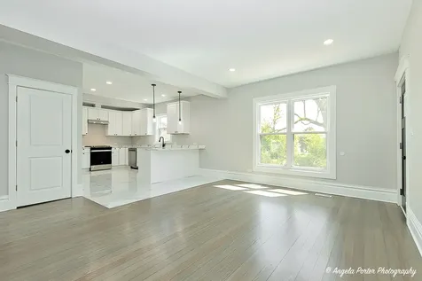 62 Pine Street Grayslake IL 60030