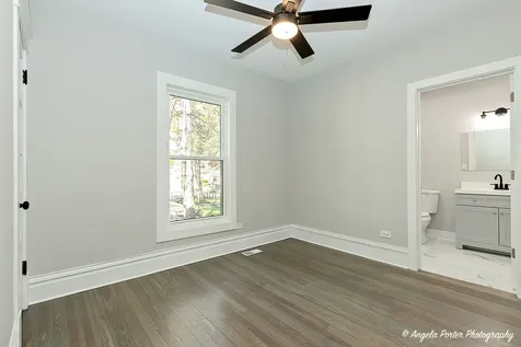 62 Pine Street Grayslake IL 60030