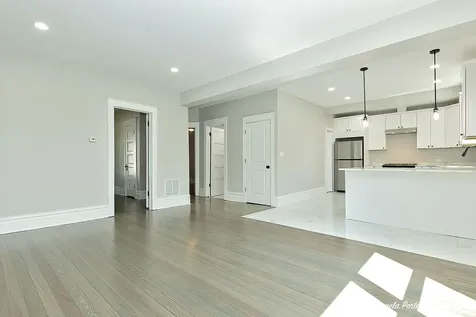 62 Pine Street Grayslake IL 60030