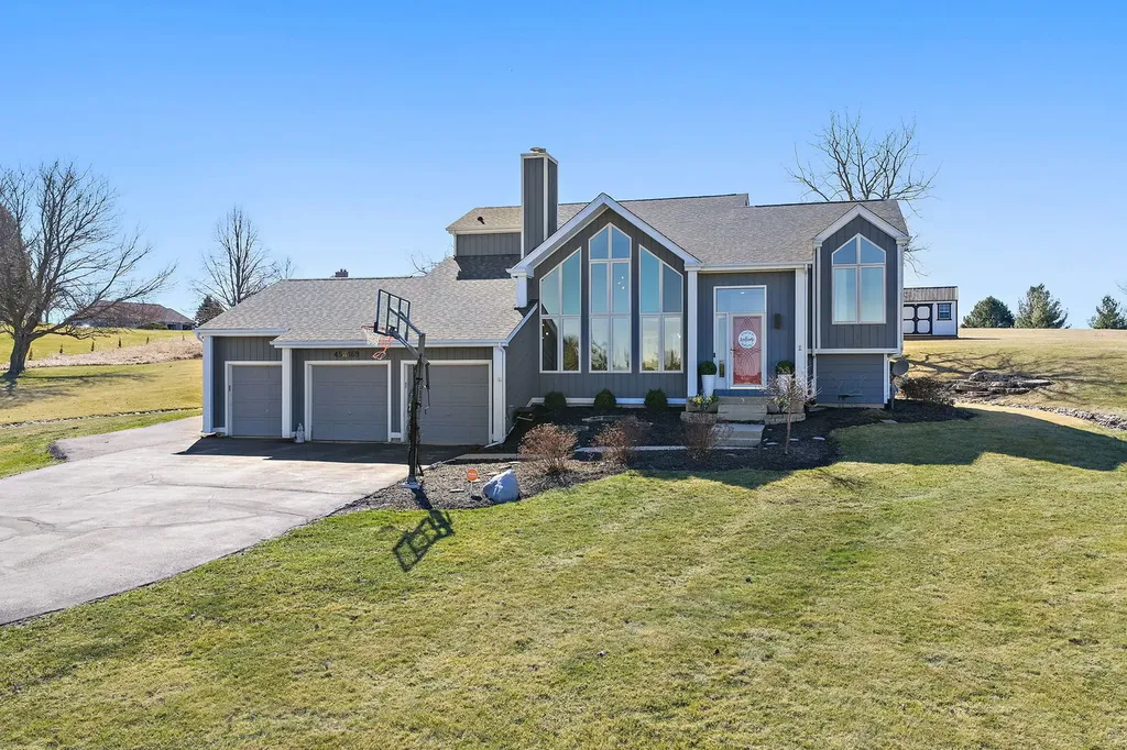 45W169 Hillview Lane Hampshire IL 60140