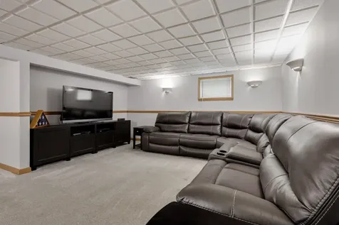 1477 William Clifford Lane Elk Grove Village IL 60007